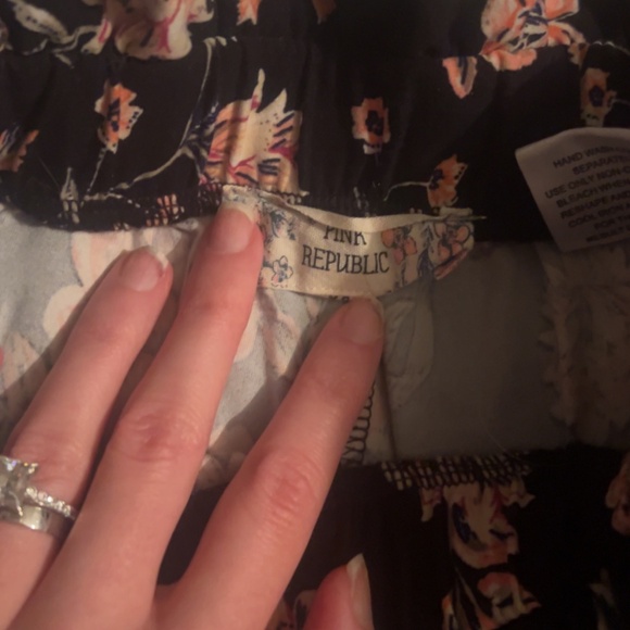 Pink Republic Floral Pants - Picture 2 of 2